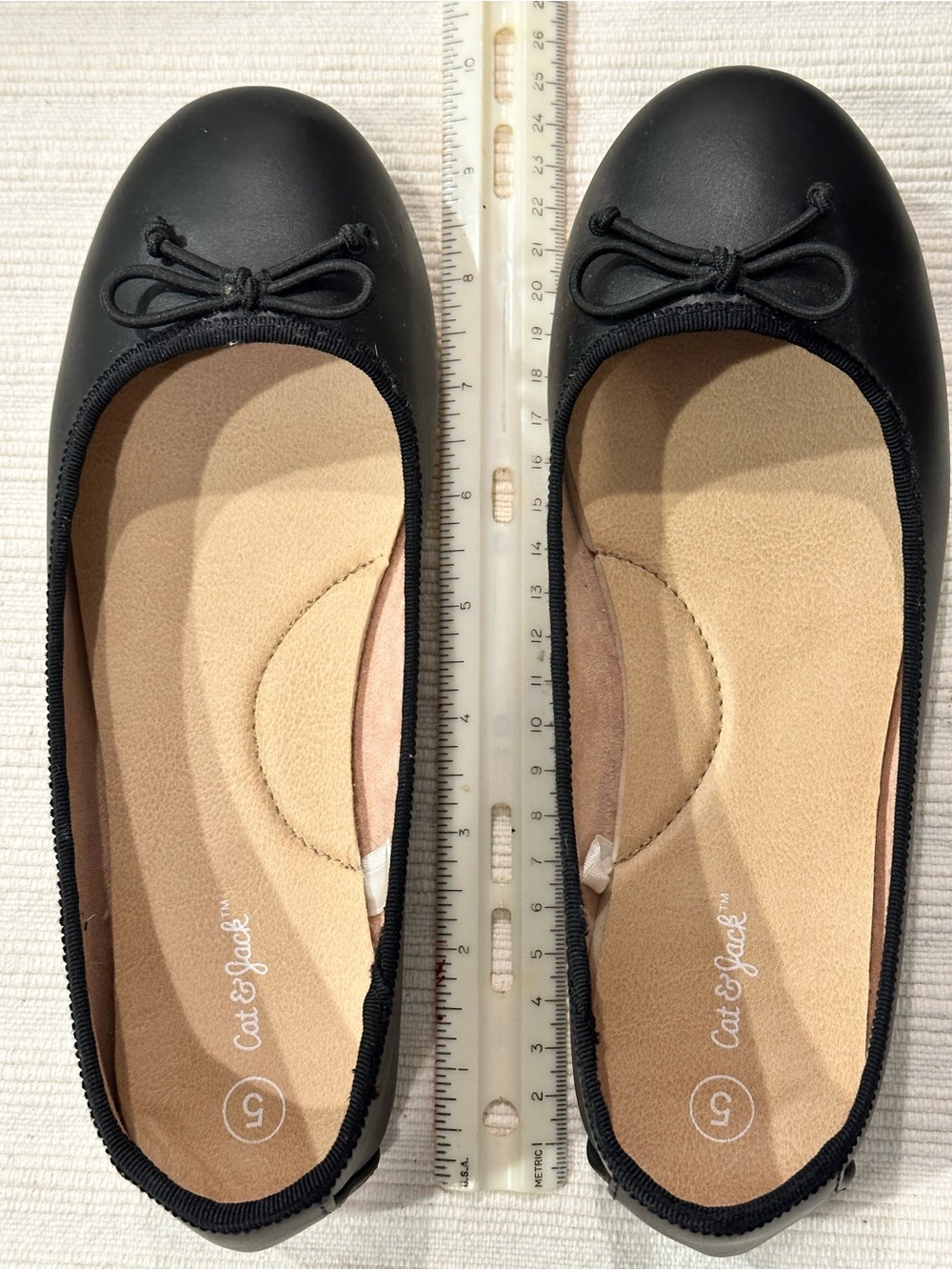 Cat & Jack from Target Black Ballet Flats with Bow Detail size 5